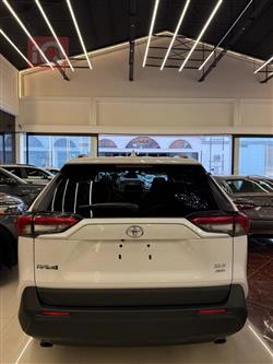 تۆیۆتا ڕاڤ 4